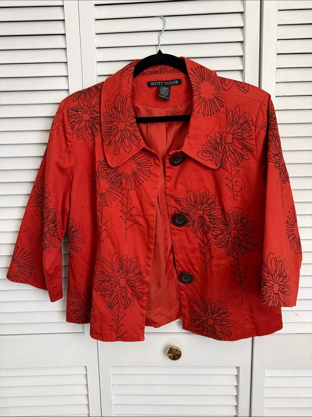 Scott Taylor Floral Embroidered Three-Button Blazer